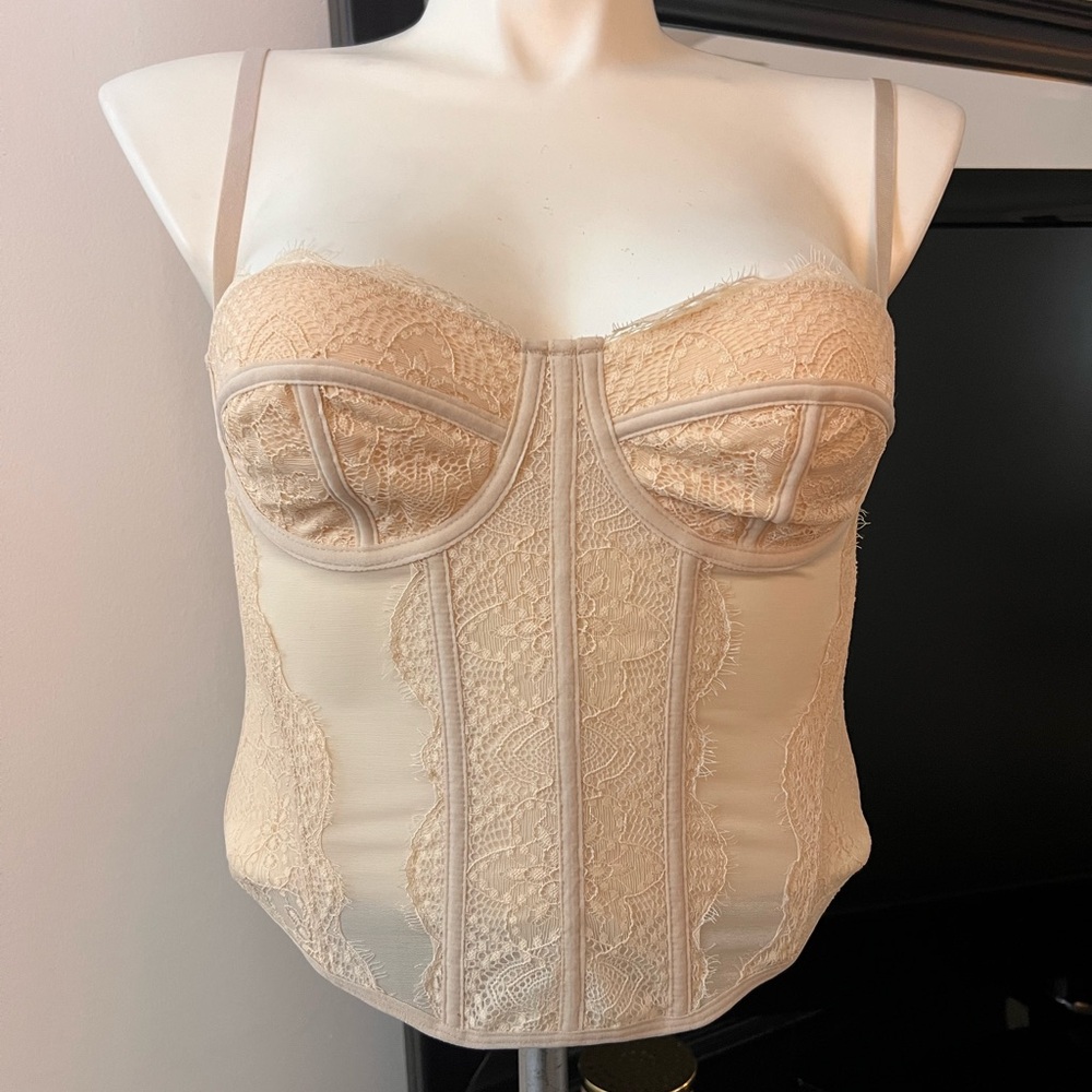 Lace Bustier in Cream